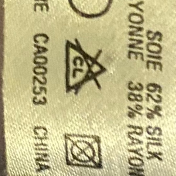 Black and Gold Silk Scarf - Picture 6 of 6